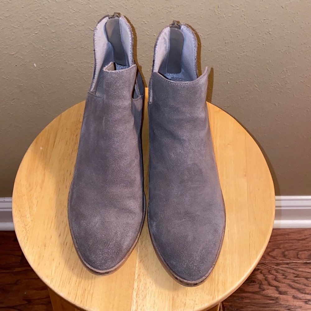 Steve Madden booties!